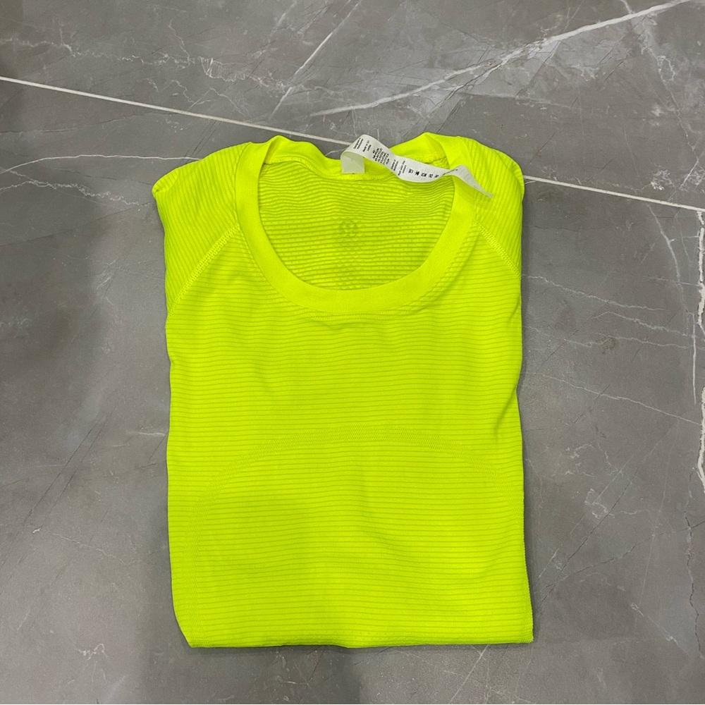 Lululemon Bright yellow Never worn Swiftly Tech short Sleeve